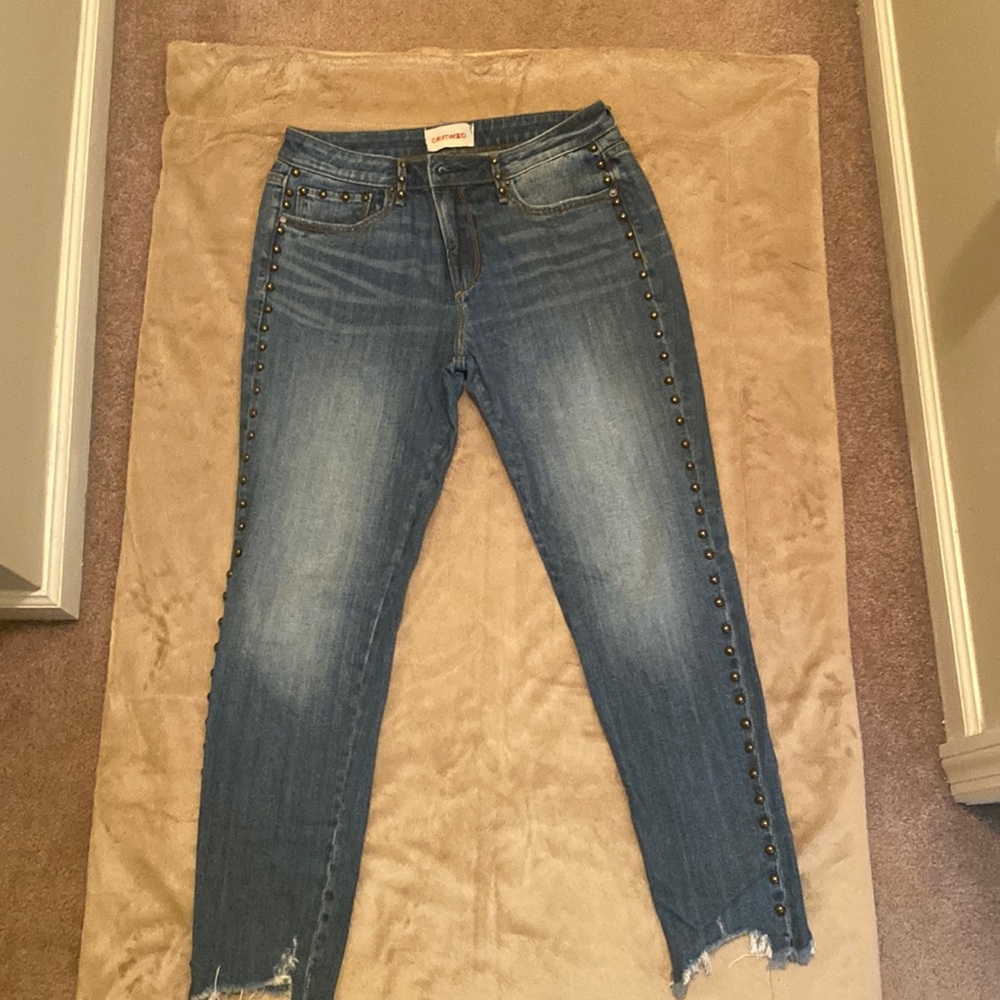 Driftwood jeans, mid rise with metal grommet details